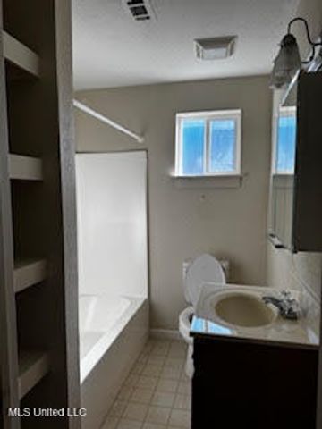 322 Main Street, Biloxi, MS 39530