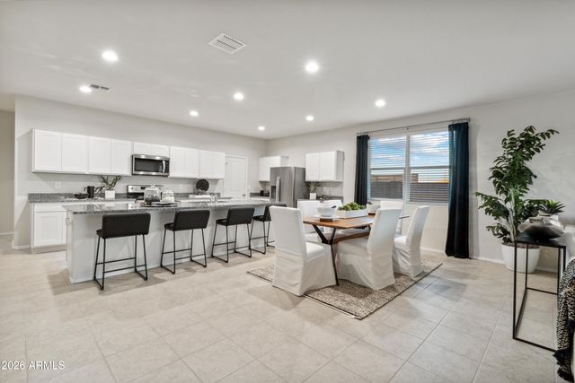 46591 W SKYLINE Drive, Maricopa, AZ 85139
