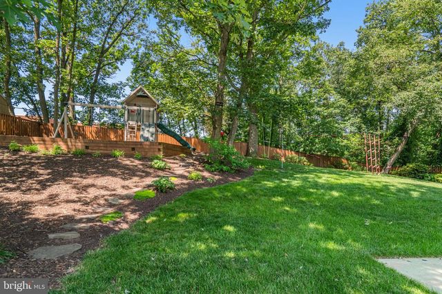 5904 BUSH HILL DR, Alexandria, VA 22310