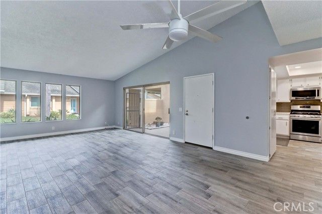 8566 Sierra 911-C, Huntington Beach, CA 92646