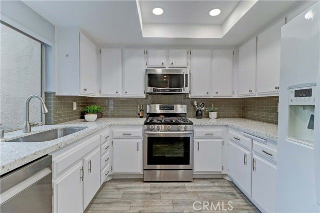 8566 Sierra 911-C, Huntington Beach, CA 92646