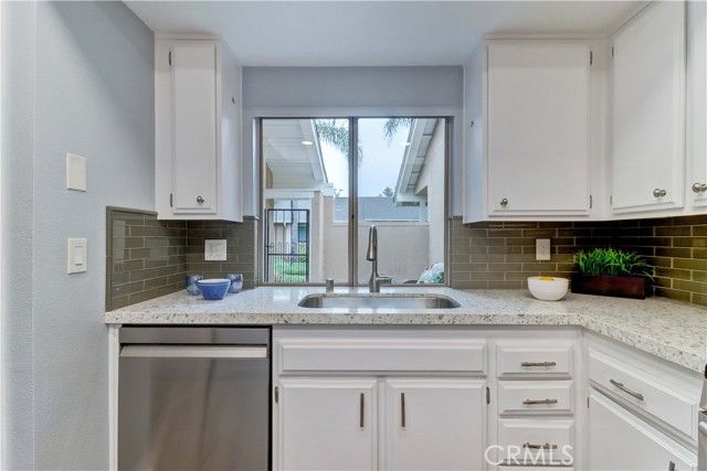 8566 Sierra 911-C, Huntington Beach, CA 92646