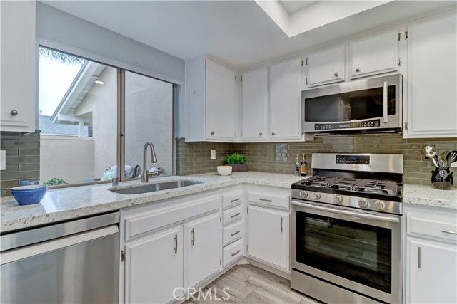 8566 Sierra 911-C, Huntington Beach, CA 92646