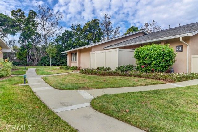 8566 Sierra 911-C, Huntington Beach, CA 92646