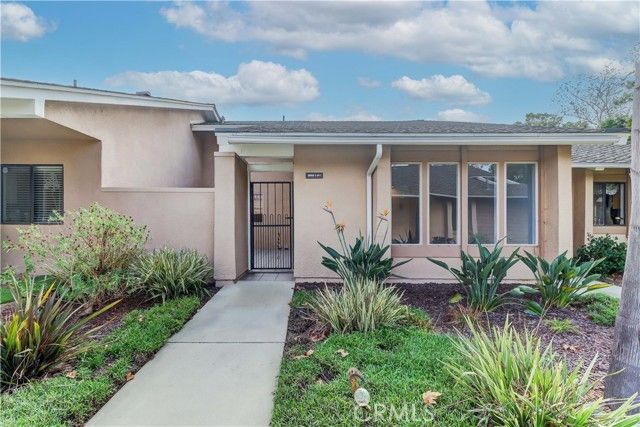 8566 Sierra 911-C, Huntington Beach, CA 92646