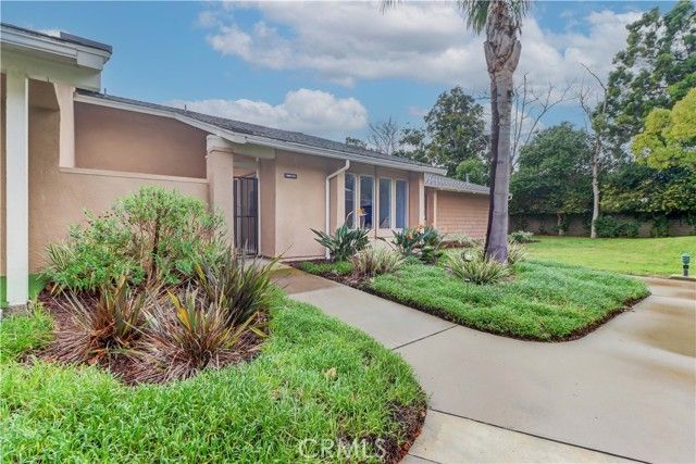 8566 Sierra 911-C, Huntington Beach, CA 92646