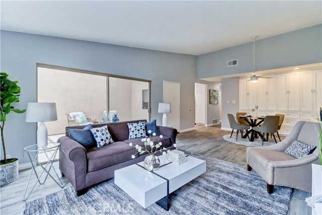 8566 Sierra 911-C, Huntington Beach, CA 92646