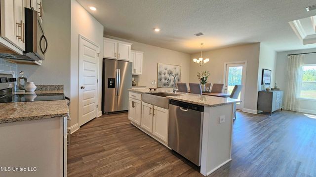 14212 Quill Avenue, Biloxi, MS 39532