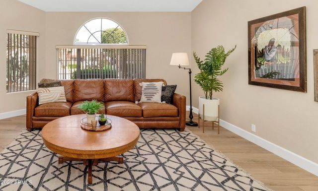 9013 W KERRY Lane, Peoria, AZ 85382