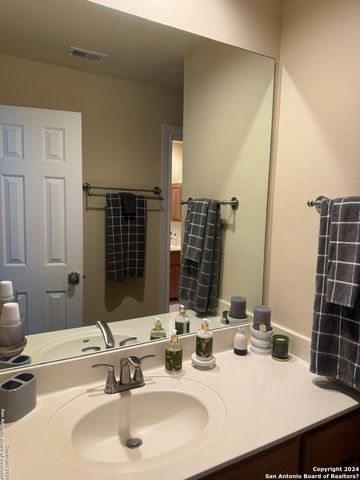 3 LINDQUIST, San Antonio, TX 78248