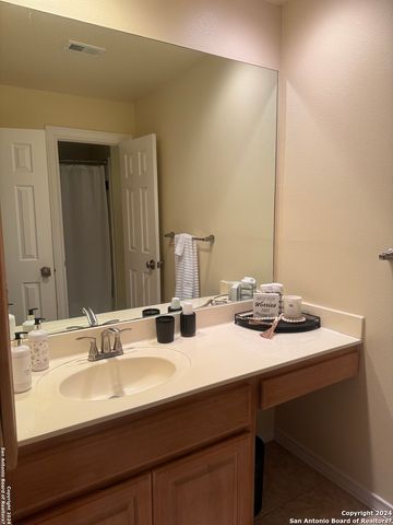 3 LINDQUIST, San Antonio, TX 78248