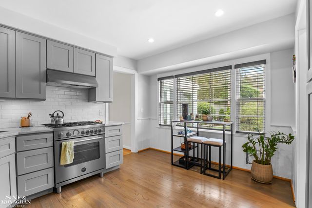 1024 Somerset Avenue, Grosse Pointe Park, MI 48230