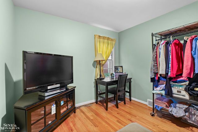 1024 Somerset Avenue, Grosse Pointe Park, MI 48230