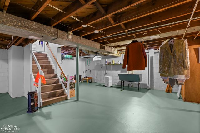 1024 Somerset Avenue, Grosse Pointe Park, MI 48230