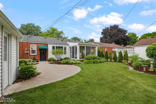 1024 Somerset Avenue, Grosse Pointe Park, MI 48230