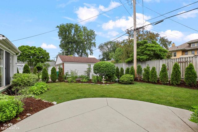 1024 Somerset Avenue, Grosse Pointe Park, MI 48230
