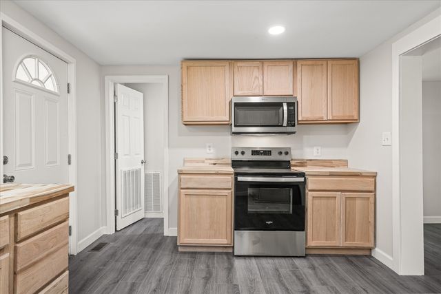 304 Airport Rd, Livingston, TN 38570