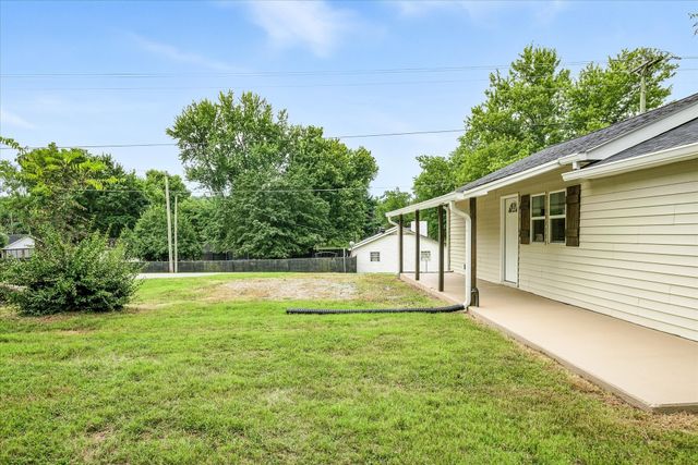 304 Airport Rd, Livingston, TN 38570