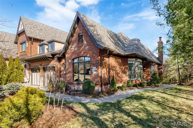 596 Upper Conway Circle, Chesterfield, MO 63017