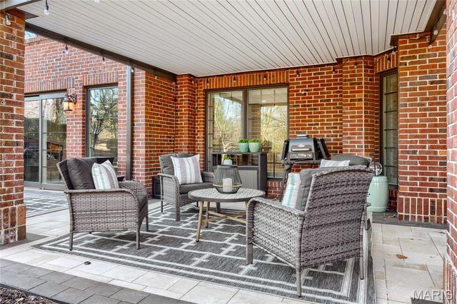 596 Upper Conway Circle, Chesterfield, MO 63017