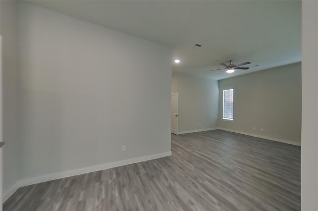 9835 Willow Creek Commerce Drive 301, Tomball, TX 77375