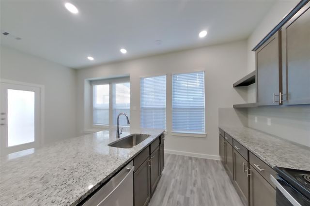 9835 Willow Creek Commerce Drive 301, Tomball, TX 77375