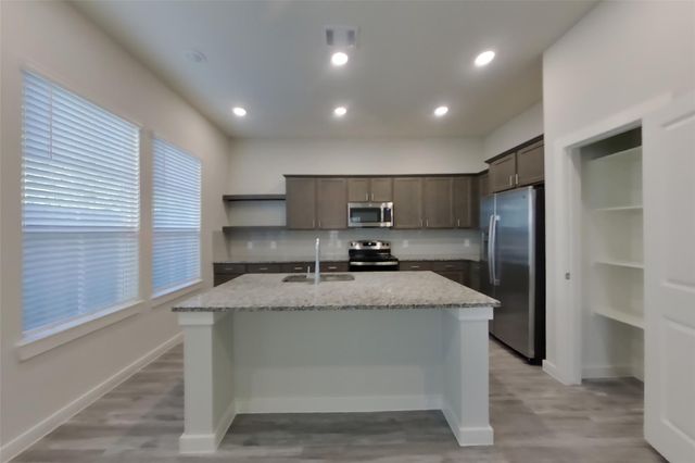 9835 Willow Creek Commerce Drive 301, Tomball, TX 77375