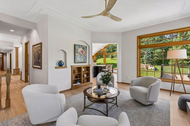 22420 Wagon Wheel Trail, Lakeville, MN 55044