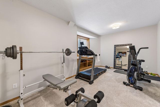 22420 Wagon Wheel Trail, Lakeville, MN 55044