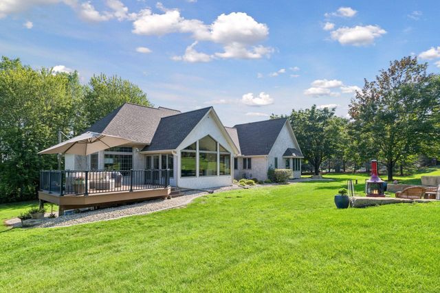 22420 Wagon Wheel Trail, Lakeville, MN 55044