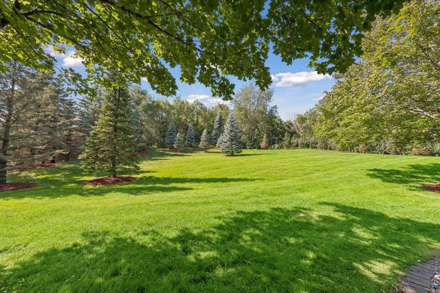 22420 Wagon Wheel Trail, Lakeville, MN 55044