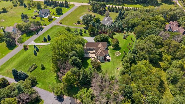 22420 Wagon Wheel Trail, Lakeville, MN 55044