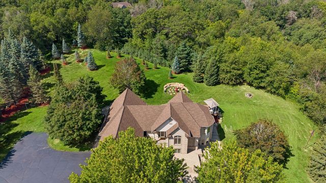 22420 Wagon Wheel Trail, Lakeville, MN 55044