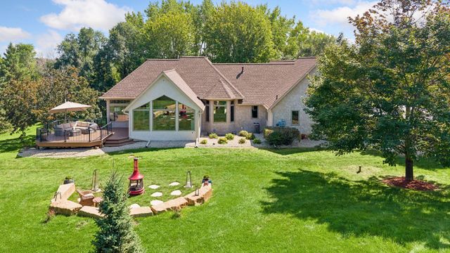 22420 Wagon Wheel Trail, Lakeville, MN 55044