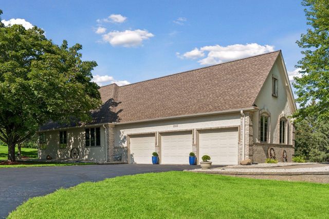 22420 Wagon Wheel Trail, Lakeville, MN 55044