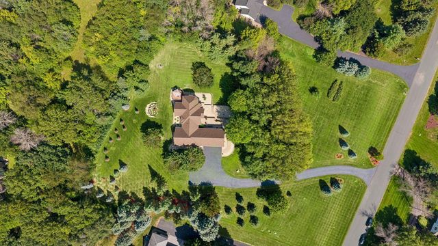 22420 Wagon Wheel Trail, Lakeville, MN 55044