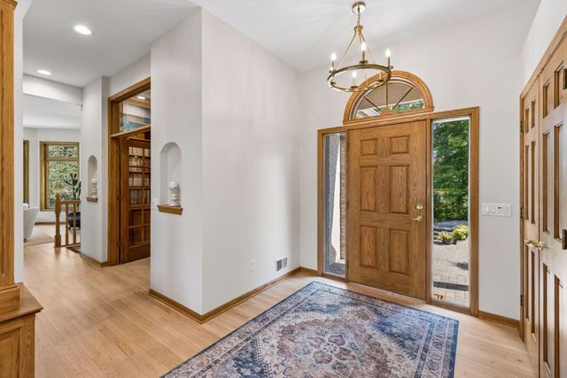 22420 Wagon Wheel Trail, Lakeville, MN 55044