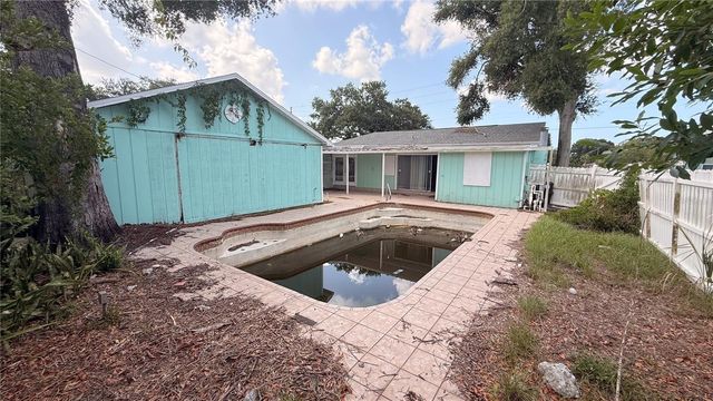 5045 38TH AVENUE N, St Petersburg, FL 33710