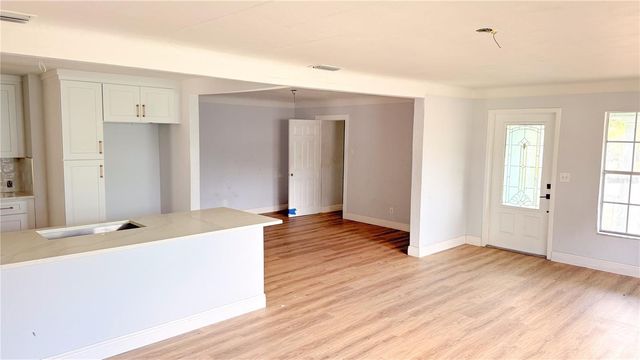 5045 38TH AVENUE N, St Petersburg, FL 33710