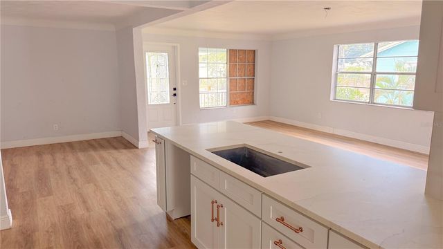5045 38TH AVENUE N, St Petersburg, FL 33710