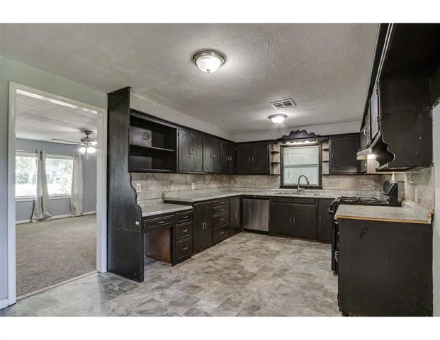 4105 Lawn Drive, Del City, OK 73115