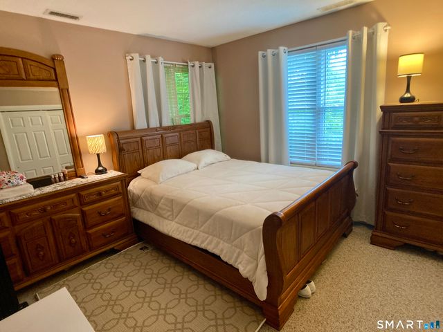 102 Country Club Court 102, Rocky Hill, CT 06067