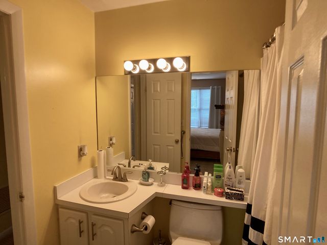 102 Country Club Court 102, Rocky Hill, CT 06067