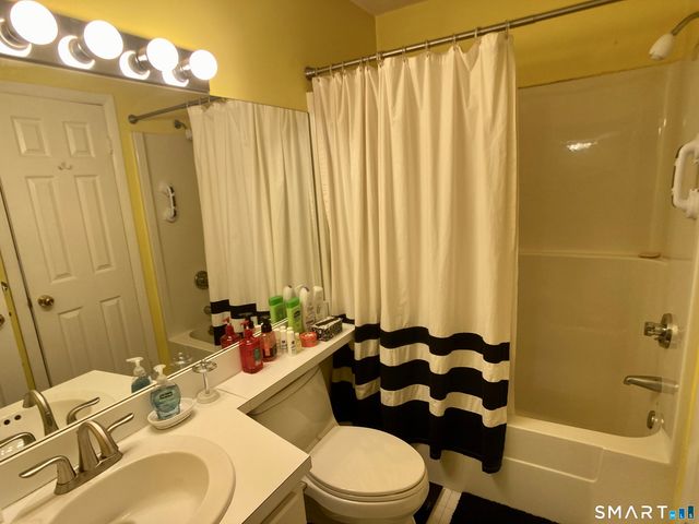 102 Country Club Court 102, Rocky Hill, CT 06067