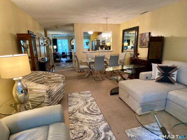 102 Country Club Court 102, Rocky Hill, CT 06067