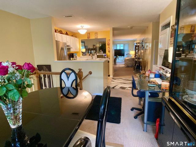 102 Country Club Court 102, Rocky Hill, CT 06067