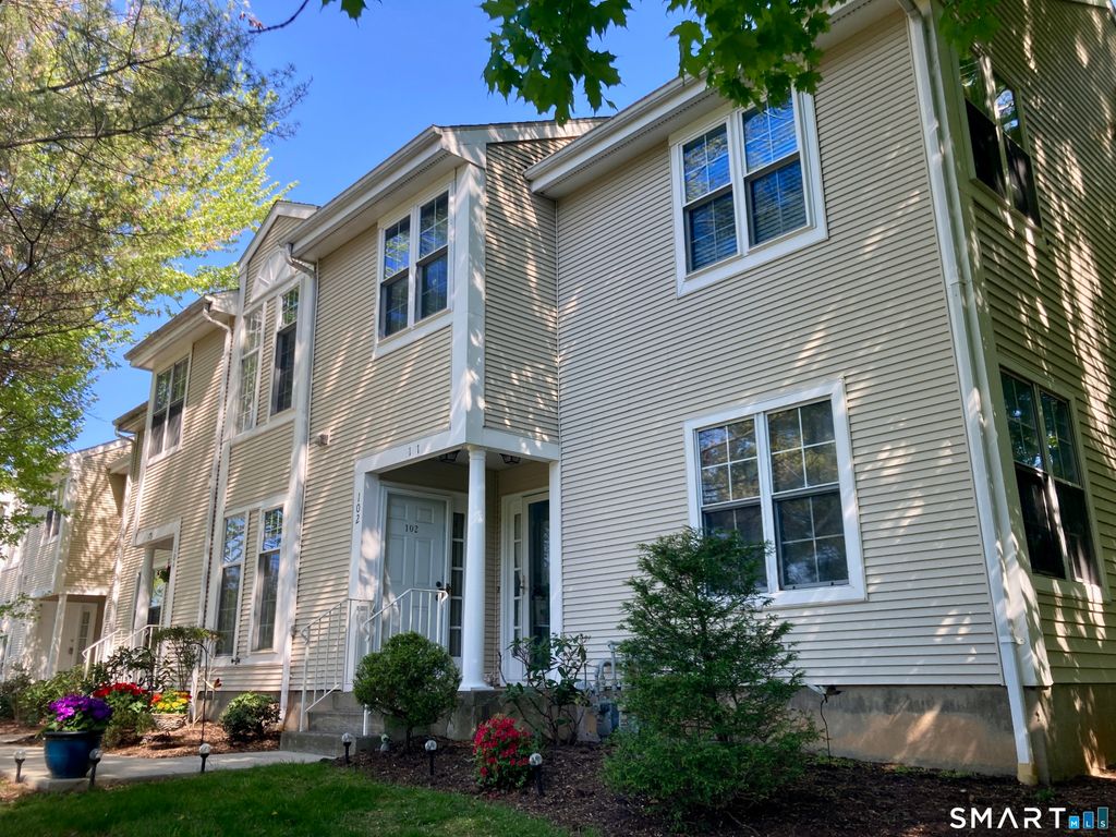 102 Country Club Court 102, Rocky Hill, CT 06067