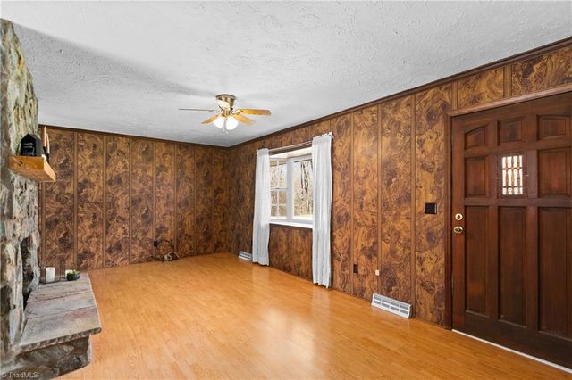 435 Seven Island Road, Danbury, NC 27016