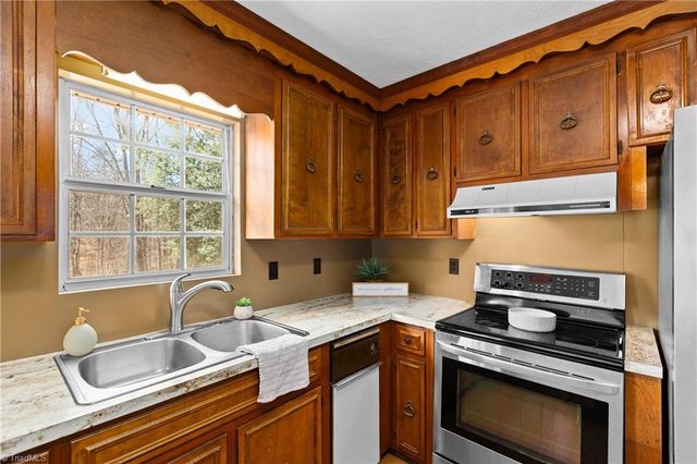 435 Seven Island Road, Danbury, NC 27016