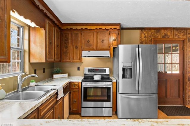 435 Seven Island Road, Danbury, NC 27016